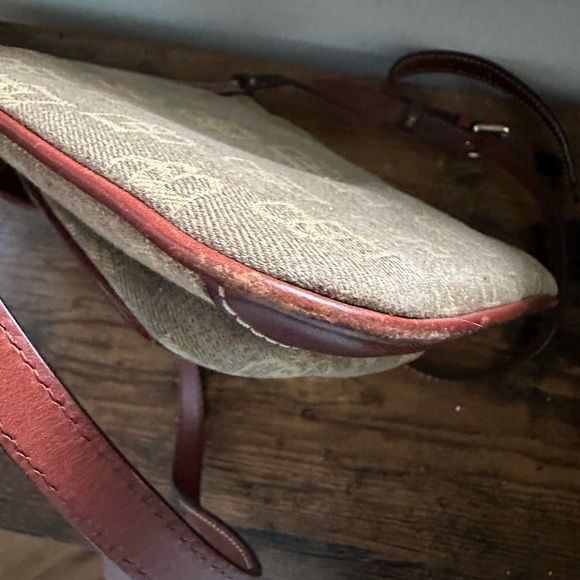 Vintage Dooney and Bourke crossbody bag - Picture 8 of 11